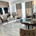 Bord De Avec Piscine Apartamento *