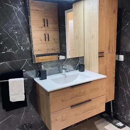 Bord De Avec Piscine * Saint-Laurent-du-Var