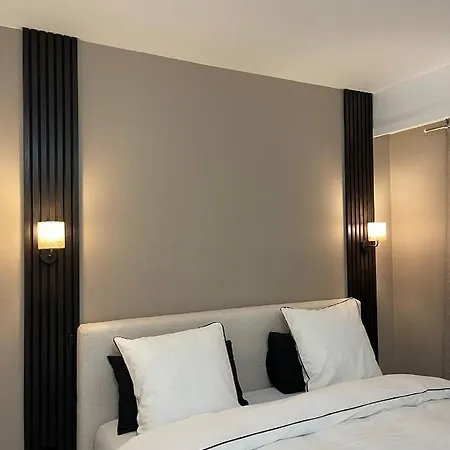 Apartment Bord De Avec Piscine *