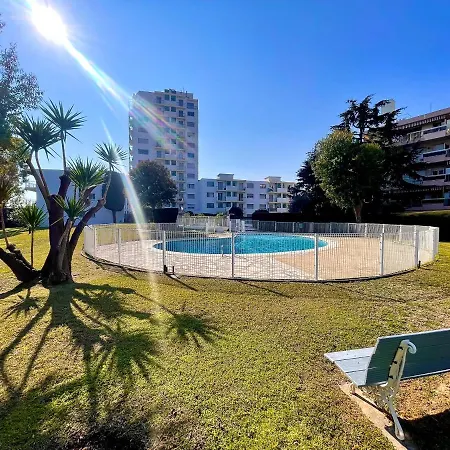 Bord De Avec Piscine * 圣罗兰度瓦
